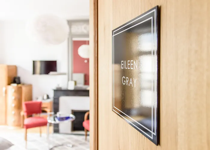 L'esprit Du 8 4* Rochefort (Charente-Maritime)