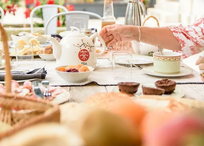 L'esprit Du 8 4* Rochefort (Charente-Maritime)